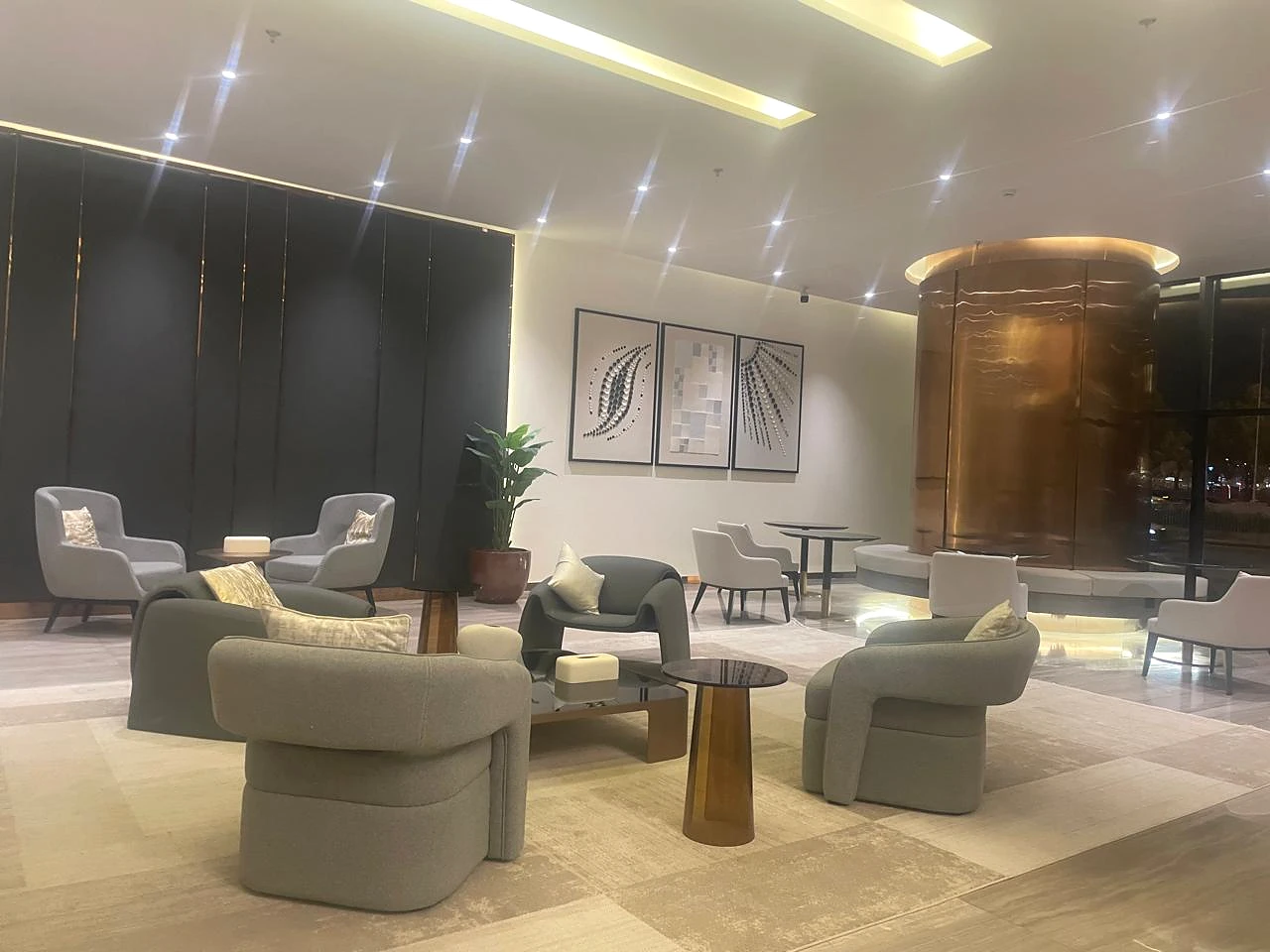Motoon Tower — Main Lobby