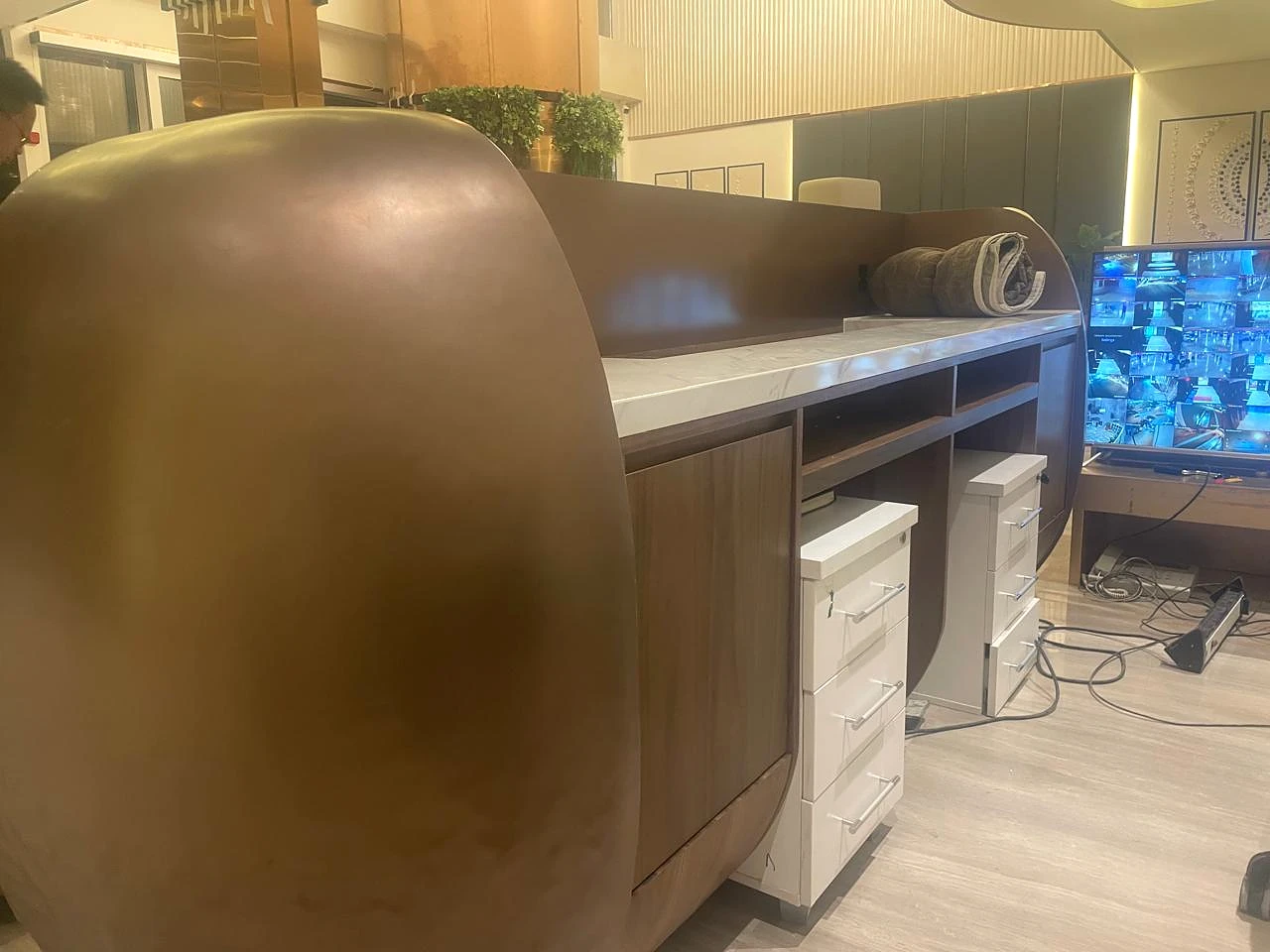 Motoon Tower — Main Lobby — 8
